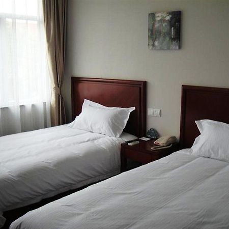 Greentree Inn Shanghai Longwu Road Express Hotel ภายนอก รูปภาพ